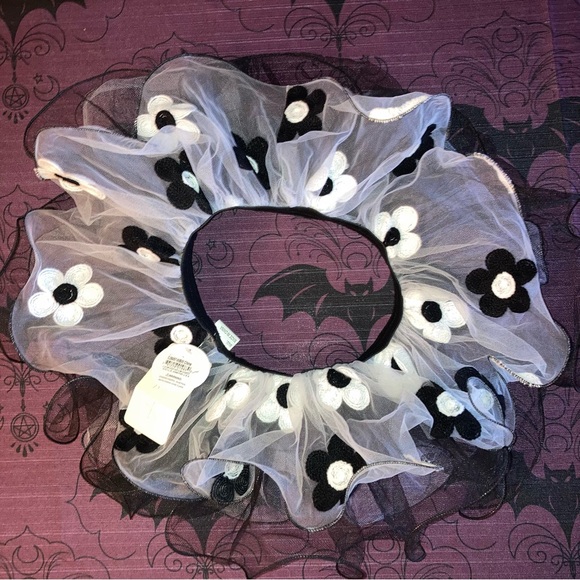 3/$15 NWT black & white embroidered flowers tutu - Picture 3 of 6